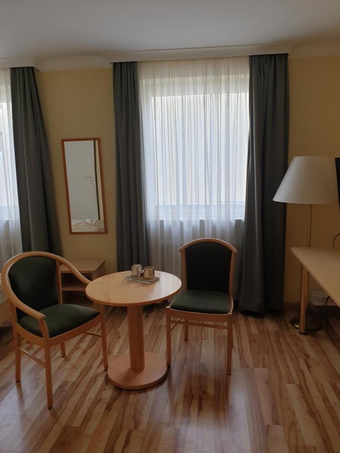 Traditionsgasthof Gruener Baum Bad Staffelstein Eksteriør billede