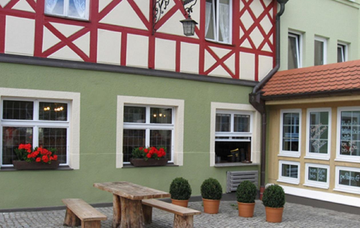 Traditionsgasthof Gruener Baum Bad Staffelstein Eksteriør billede